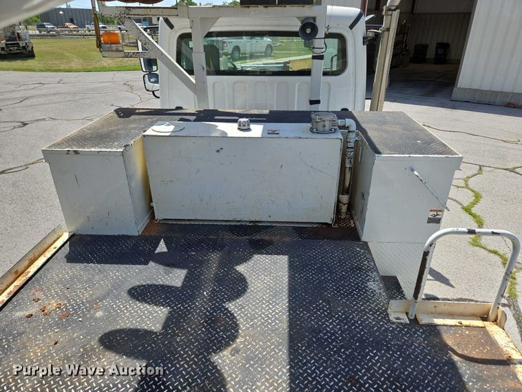 image for item ED2155 2009 Freightliner Business Class M2 digger derrick truck