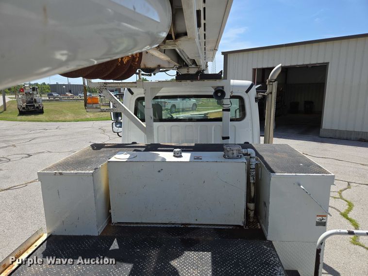 image for item ED2155 2009 Freightliner Business Class M2 digger derrick truck