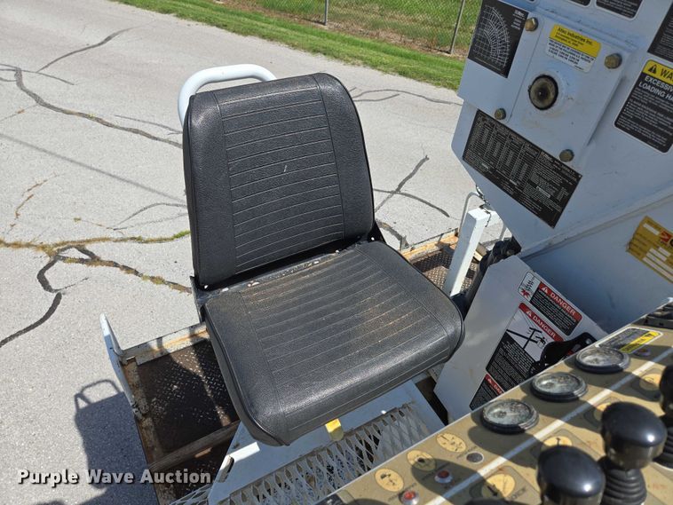 image for item ED2155 2009 Freightliner Business Class M2 digger derrick truck