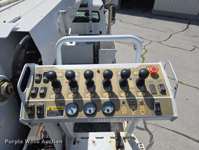 image for item ED2155 2009 Freightliner Business Class M2 digger derrick truck