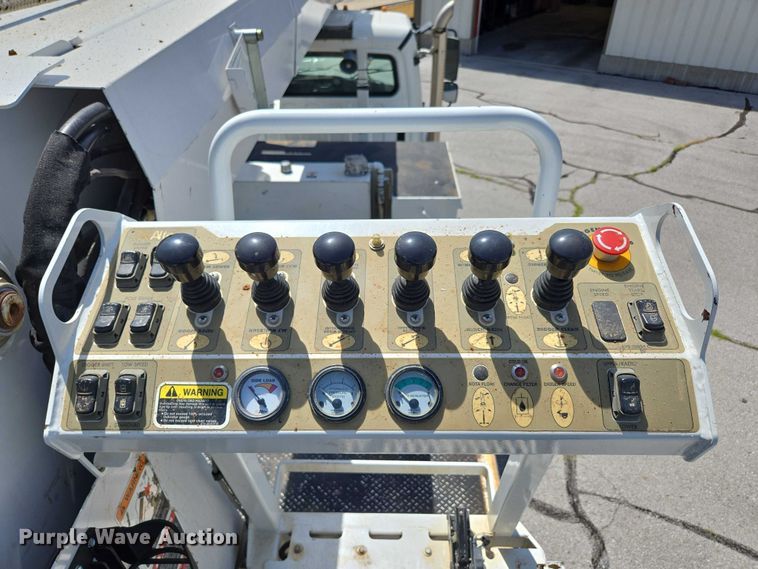 image for item ED2155 2009 Freightliner Business Class M2 digger derrick truck