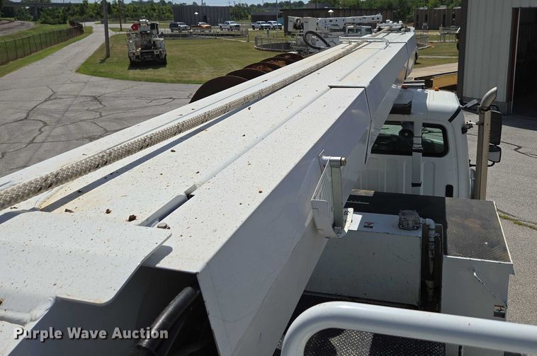 image for item ED2155 2009 Freightliner Business Class M2 digger derrick truck