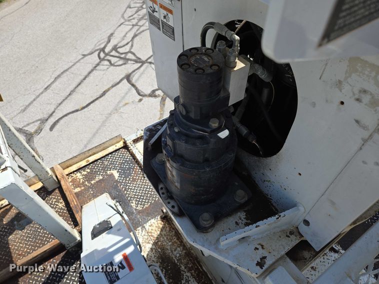 image for item ED2155 2009 Freightliner Business Class M2 digger derrick truck