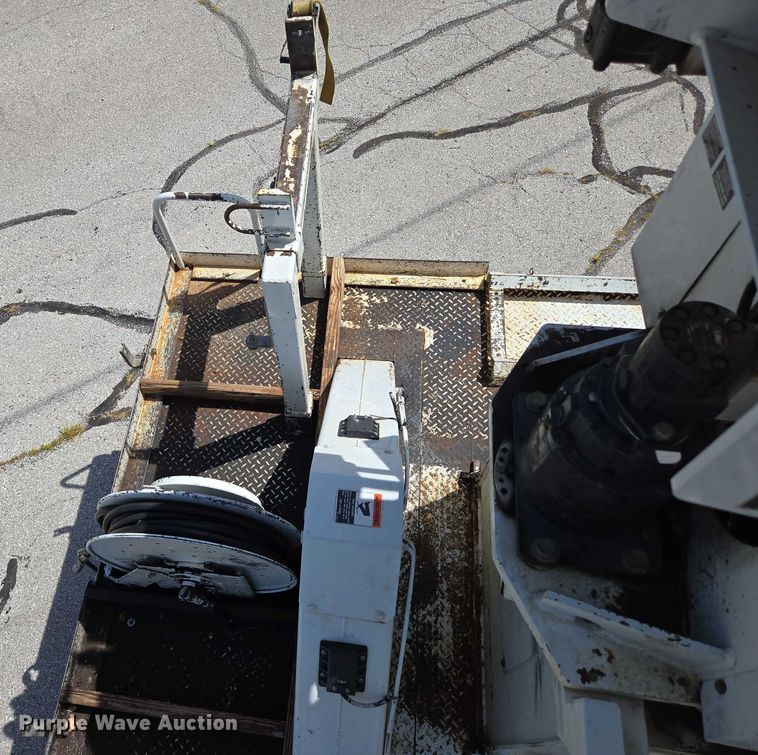 image for item ED2155 2009 Freightliner Business Class M2 digger derrick truck