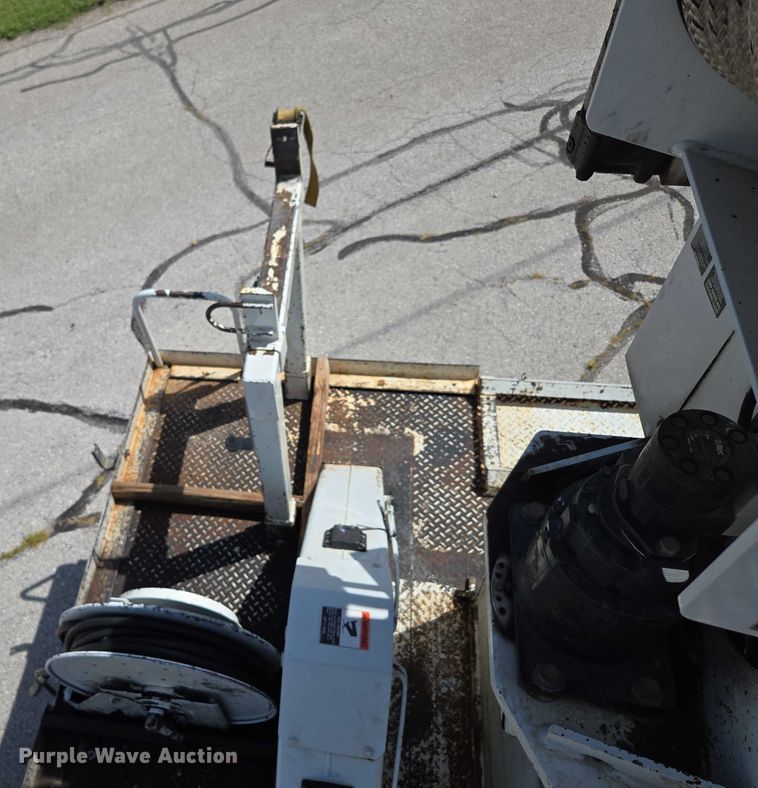 image for item ED2155 2009 Freightliner Business Class M2 digger derrick truck