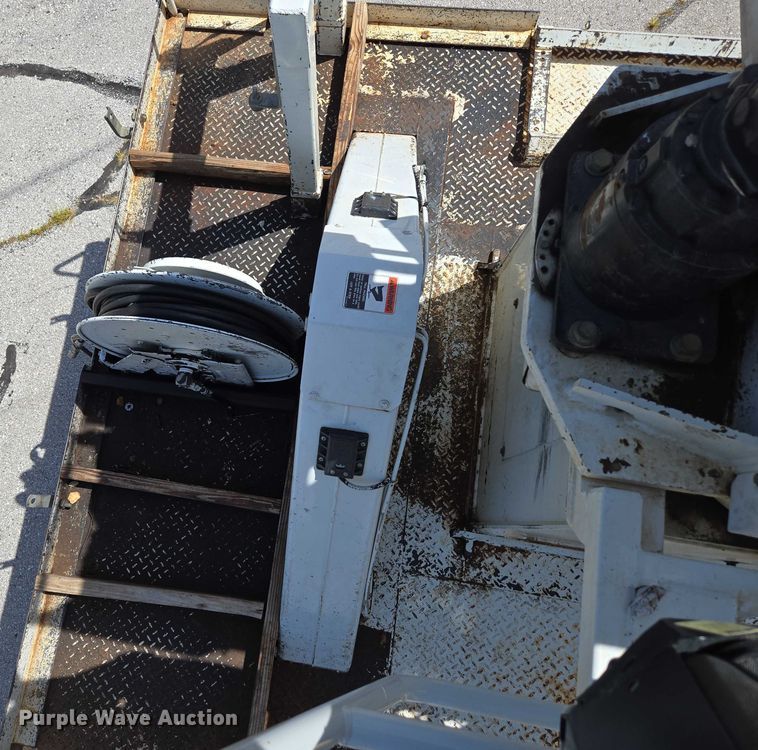 image for item ED2155 2009 Freightliner Business Class M2 digger derrick truck