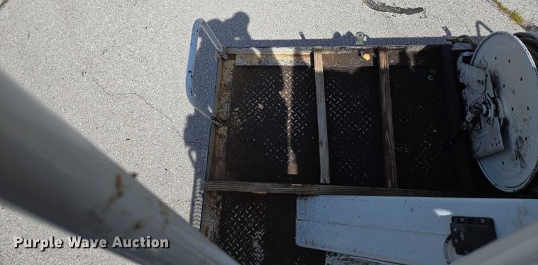 image for item ED2155 2009 Freightliner Business Class M2 digger derrick truck