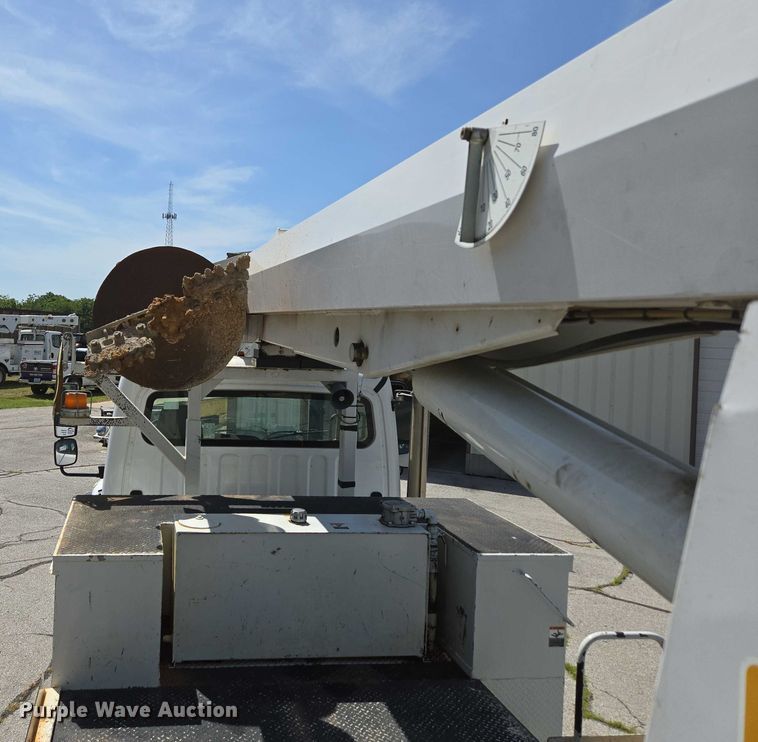 image for item ED2155 2009 Freightliner Business Class M2 digger derrick truck