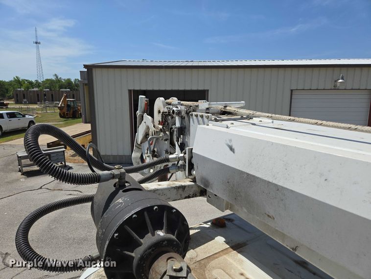 image for item ED2155 2009 Freightliner Business Class M2 digger derrick truck