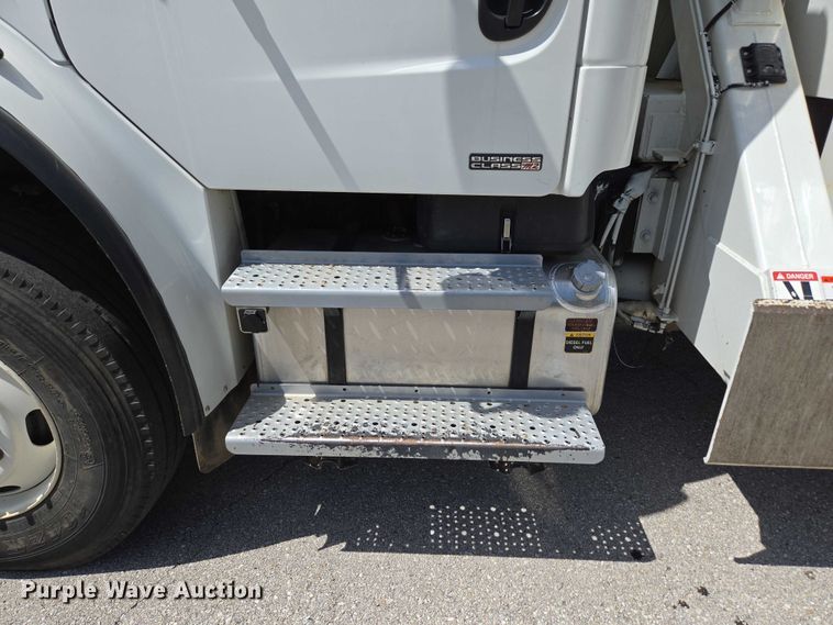 image for item ED2155 2009 Freightliner Business Class M2 digger derrick truck