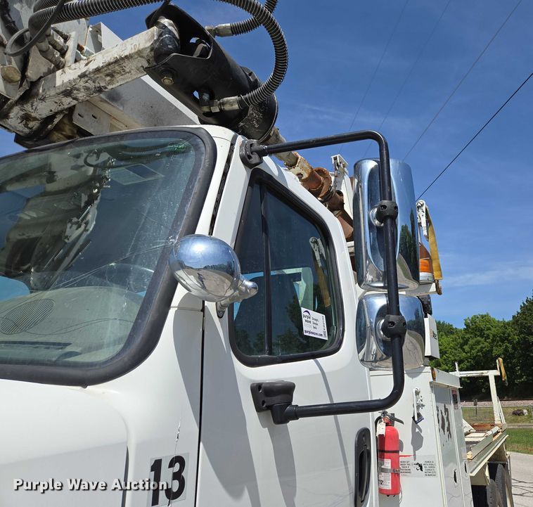 image for item ED2155 2009 Freightliner Business Class M2 digger derrick truck