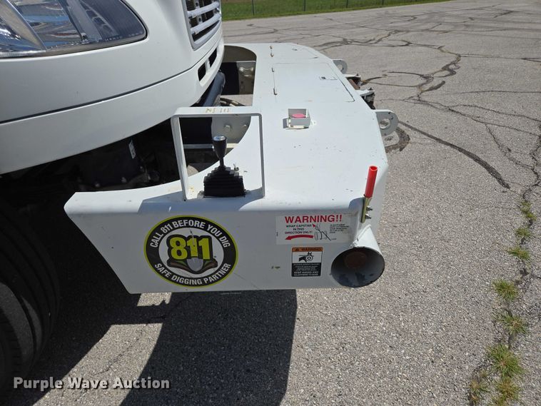 image for item ED2155 2009 Freightliner Business Class M2 digger derrick truck