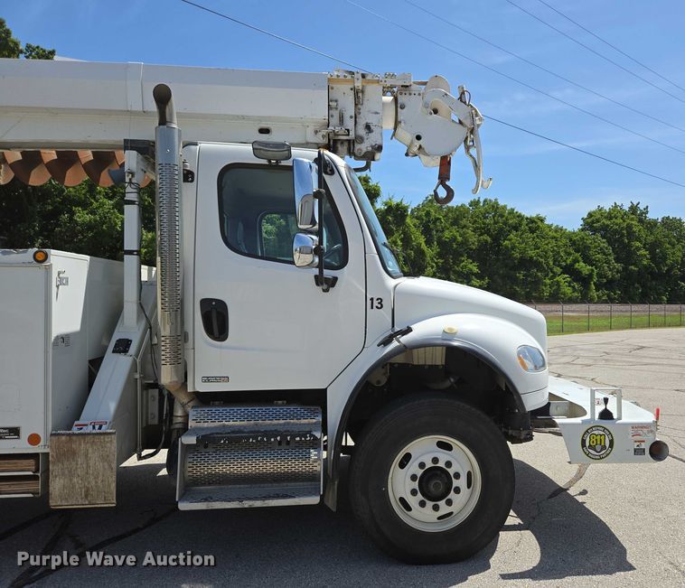 image for item ED2155 2009 Freightliner Business Class M2 digger derrick truck