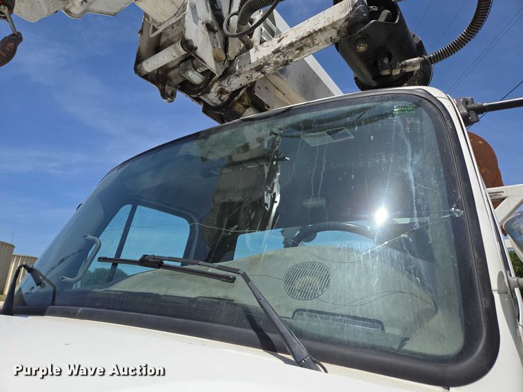 image for item ED2155 2009 Freightliner Business Class M2 digger derrick truck