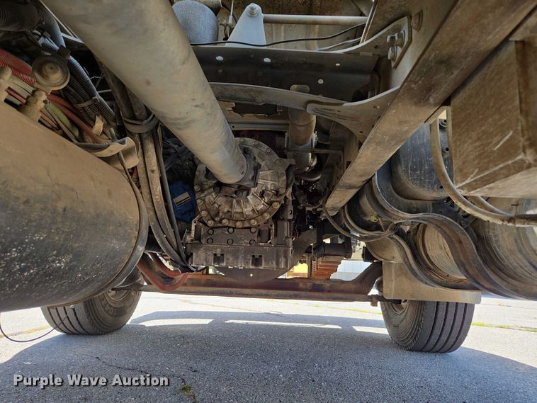 image for item ED2155 2009 Freightliner Business Class M2 digger derrick truck