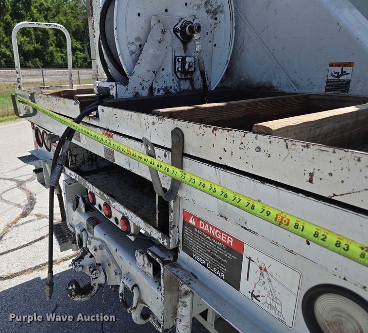 image for item ED2155 2009 Freightliner Business Class M2 digger derrick truck