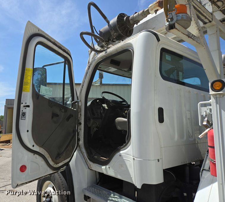 image for item ED2155 2009 Freightliner Business Class M2 digger derrick truck