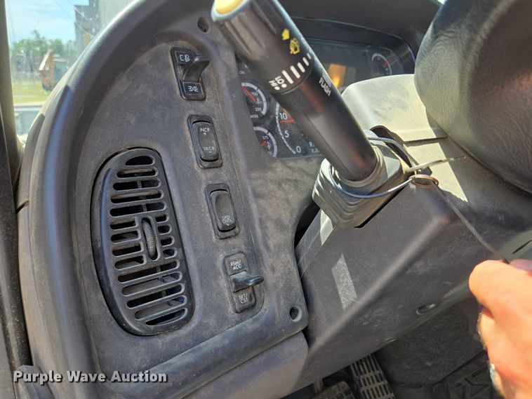 image for item ED2155 2009 Freightliner Business Class M2 digger derrick truck