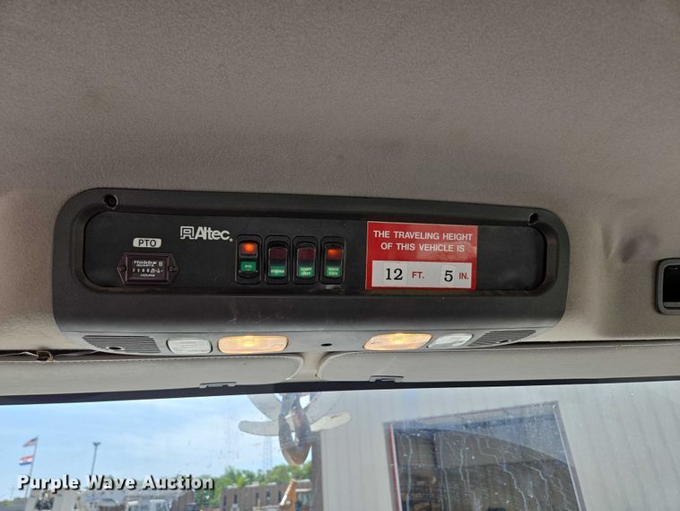 image for item ED2155 2009 Freightliner Business Class M2 digger derrick truck