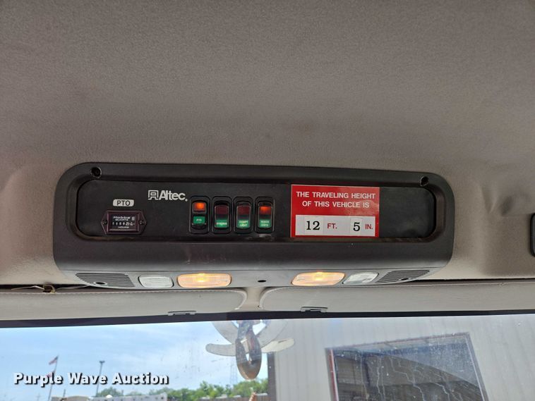 image for item ED2155 2009 Freightliner Business Class M2 digger derrick truck