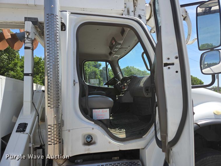 image for item ED2155 2009 Freightliner Business Class M2 digger derrick truck