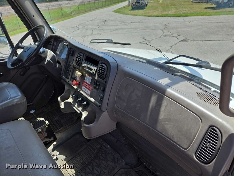 image for item ED2155 2009 Freightliner Business Class M2 digger derrick truck