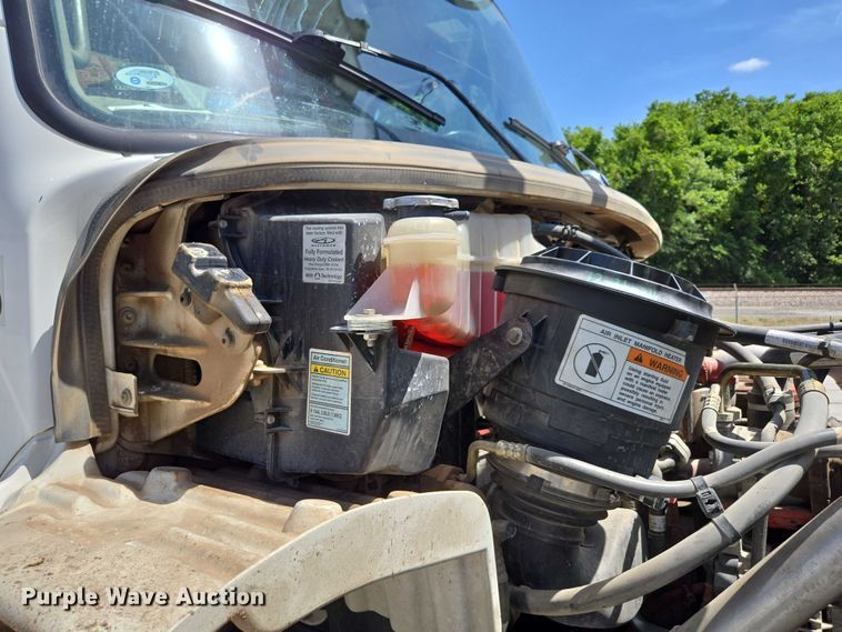 image for item ED2155 2009 Freightliner Business Class M2 digger derrick truck