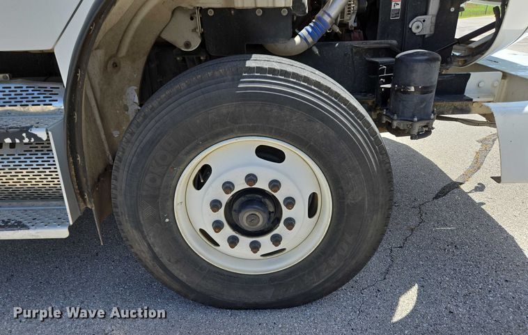 image for item ED2155 2009 Freightliner Business Class M2 digger derrick truck