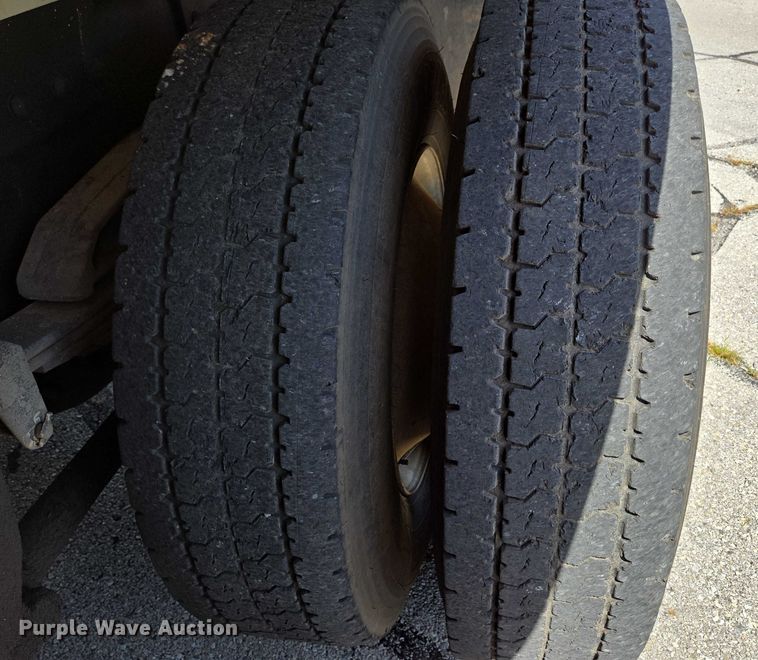 image for item ED2155 2009 Freightliner Business Class M2 digger derrick truck