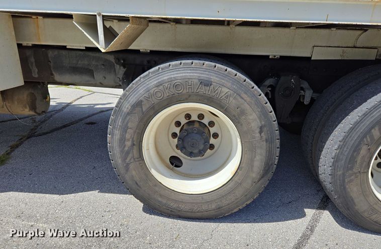 image for item ED2155 2009 Freightliner Business Class M2 digger derrick truck