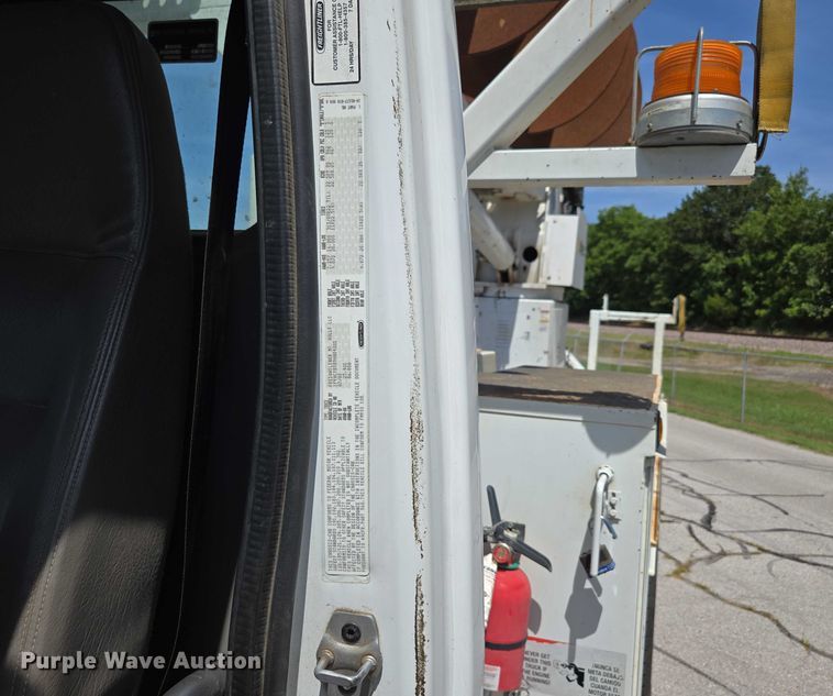 image for item ED2155 2009 Freightliner Business Class M2 digger derrick truck