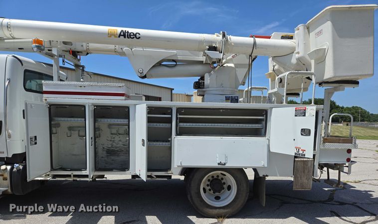 image for item ED2156 2011 Freightliner Business Class M2 bucket truck