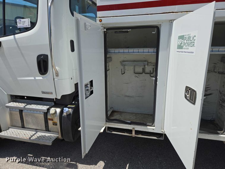 image for item ED2156 2011 Freightliner Business Class M2 bucket truck