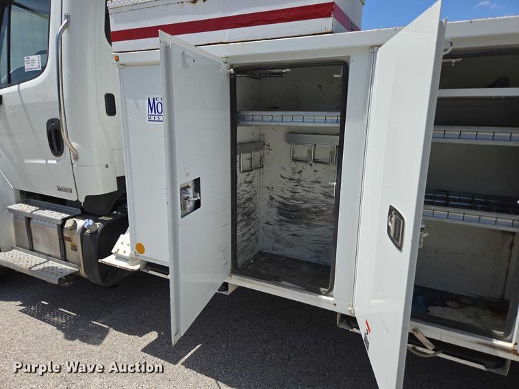 image for item ED2156 2011 Freightliner Business Class M2 bucket truck