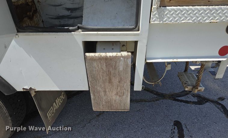 image for item ED2156 2011 Freightliner Business Class M2 bucket truck