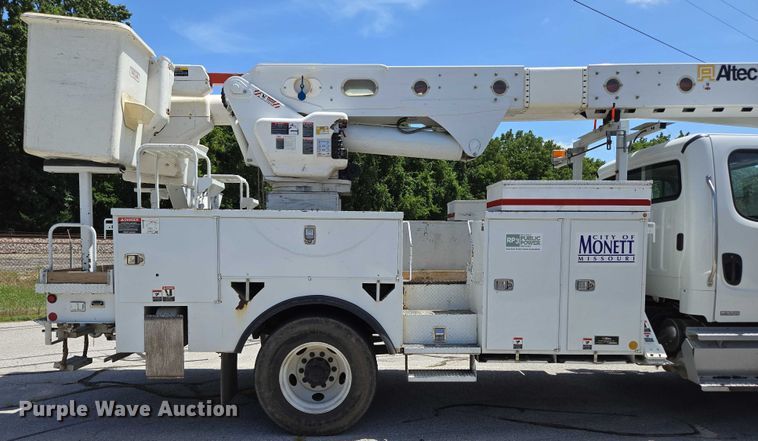 image for item ED2156 2011 Freightliner Business Class M2 bucket truck