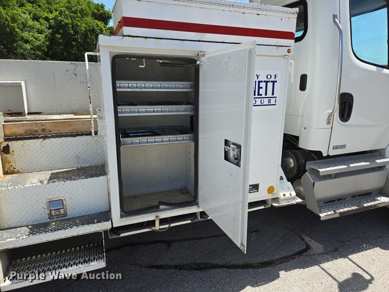 image for item ED2156 2011 Freightliner Business Class M2 bucket truck