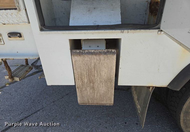 image for item ED2156 2011 Freightliner Business Class M2 bucket truck