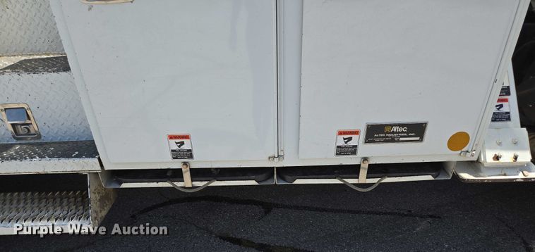 image for item ED2156 2011 Freightliner Business Class M2 bucket truck