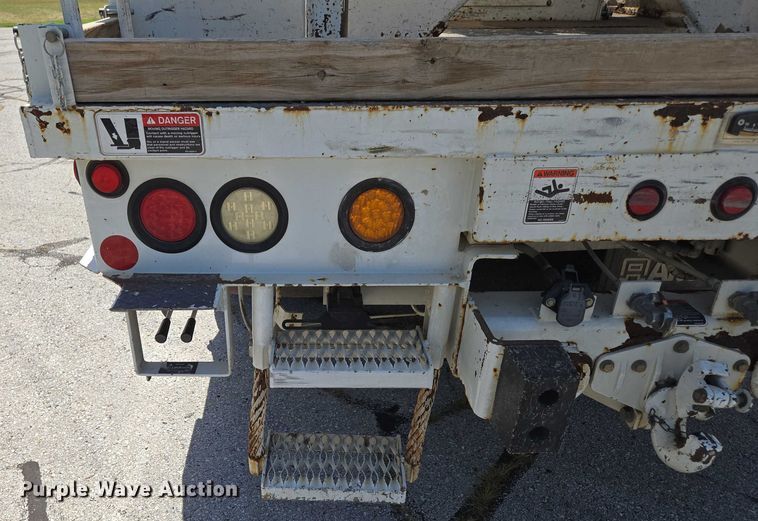 image for item ED2156 2011 Freightliner Business Class M2 bucket truck