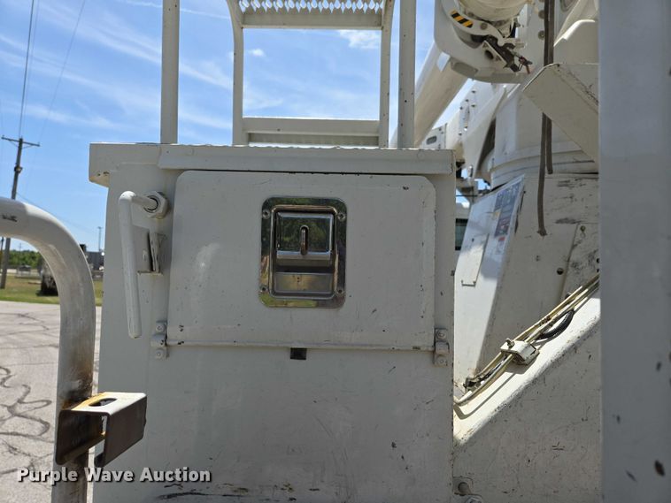 image for item ED2156 2011 Freightliner Business Class M2 bucket truck