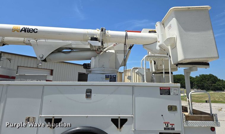 image for item ED2156 2011 Freightliner Business Class M2 bucket truck