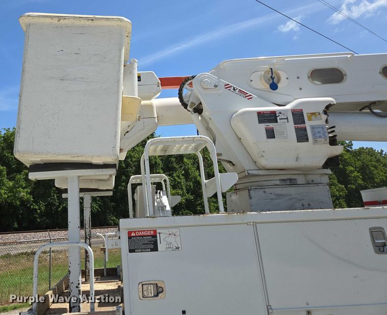 image for item ED2156 2011 Freightliner Business Class M2 bucket truck