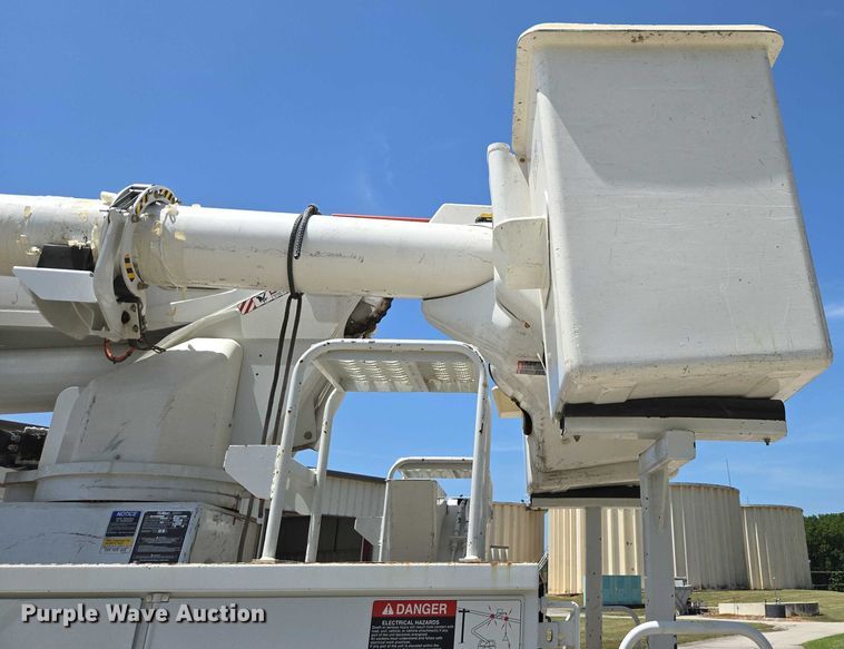 image for item ED2156 2011 Freightliner Business Class M2 bucket truck