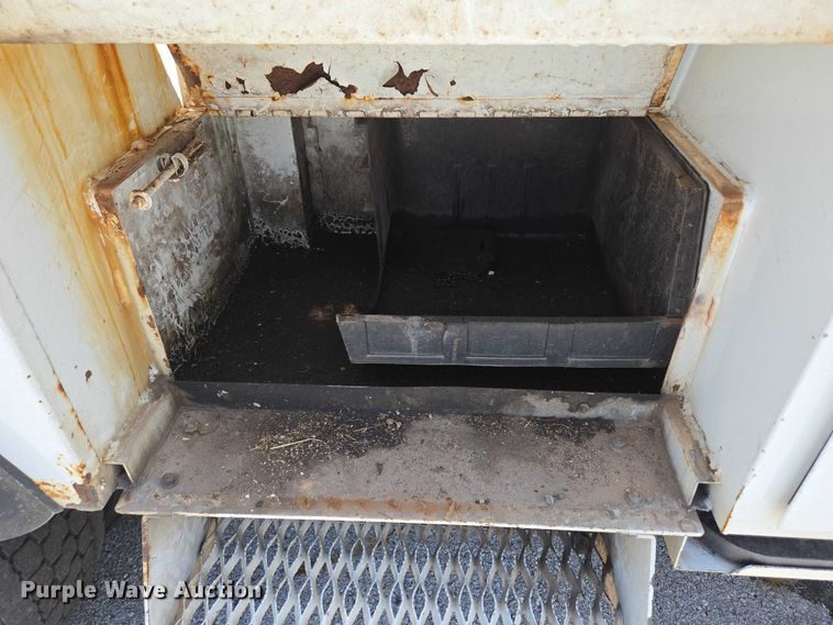 image for item ED2156 2011 Freightliner Business Class M2 bucket truck