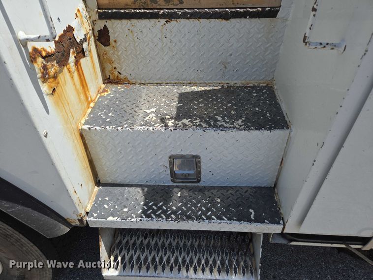 image for item ED2156 2011 Freightliner Business Class M2 bucket truck