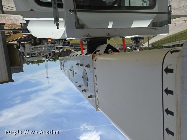 image for item ED2156 2011 Freightliner Business Class M2 bucket truck