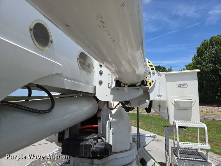 image for item ED2156 2011 Freightliner Business Class M2 bucket truck