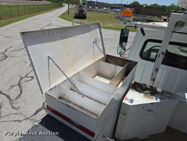 image for item ED2156 2011 Freightliner Business Class M2 bucket truck