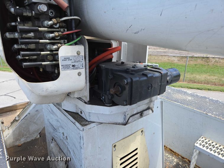 image for item ED2156 2011 Freightliner Business Class M2 bucket truck